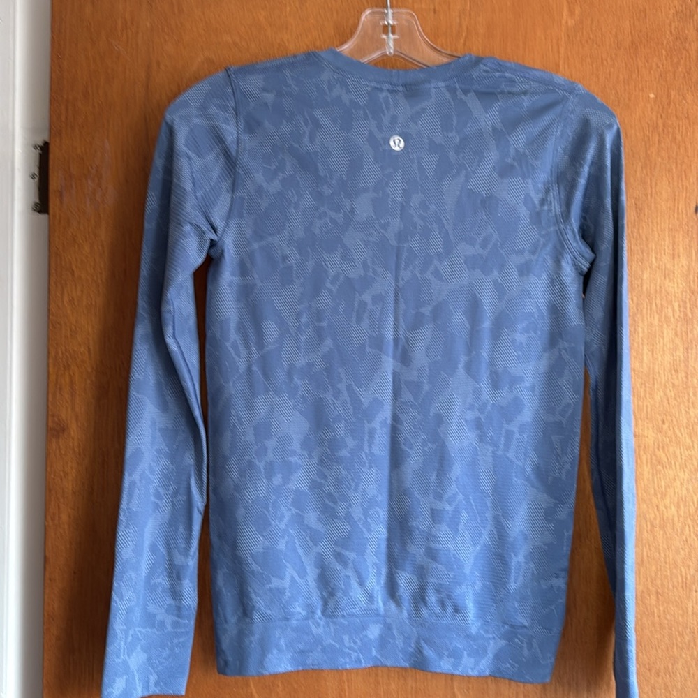 LULULEMON Top - Picture 4 of 5